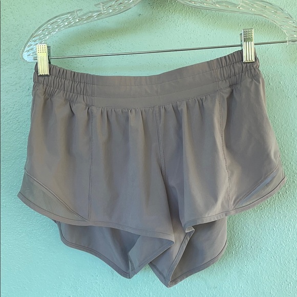 Lululemon Hotty Hot 2.5” short